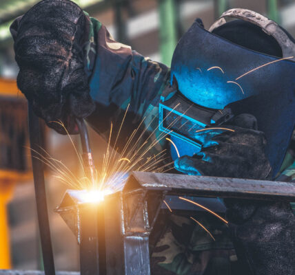 Виготовлення та монтаж металоконструкцій: чому важливо звернутися до професіоналів