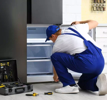 Ремонт холодильника после повреждения при перевозке или транспортировке