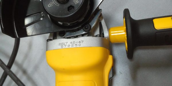 Як відрізнити справжню продукцію DeWalt?